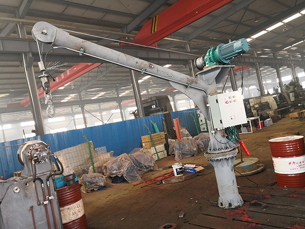 5kN-2.5M Electric Slewing Crane Finished.jpg